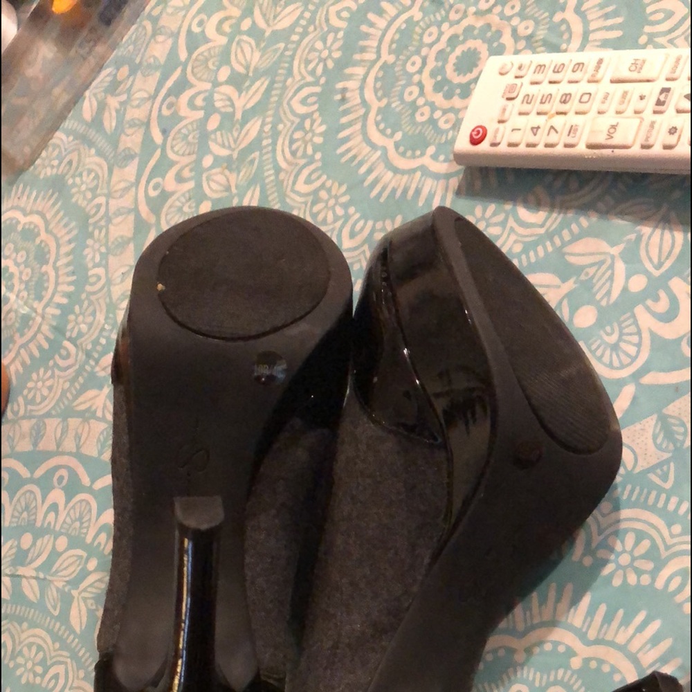 I am selling Jessica Simpson 10M